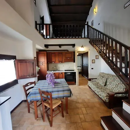 伊尔博尔戈戴拉玛丽内拉酒店 乡村民宿 *