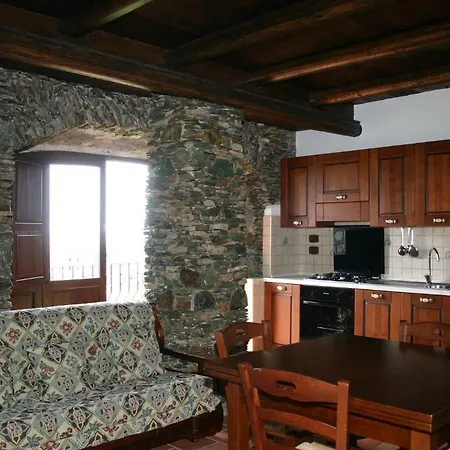 منزل ريفي Il Borgo Della Marinella *