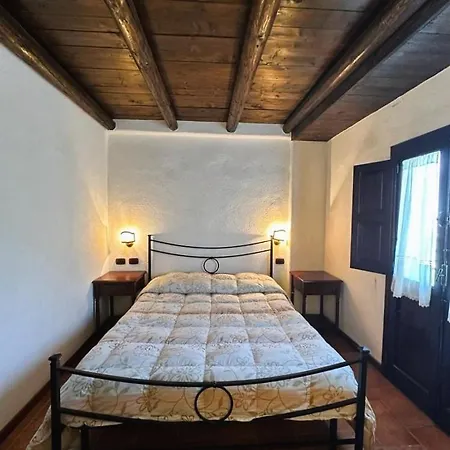 منزل ريفي Il Borgo Della Marinella *