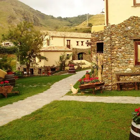 Il Borgo Della Marinella * أمانتيا